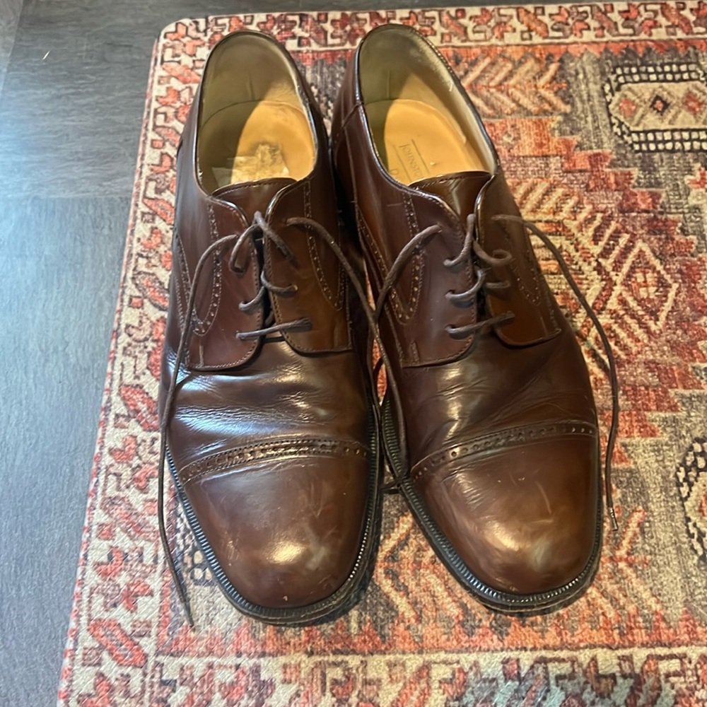 Men leather dress shoes